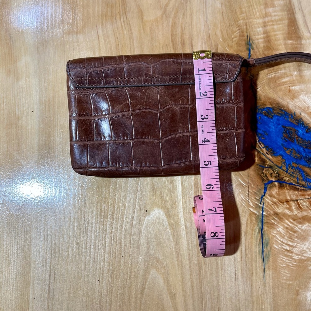BROWN LEATHER KATE SPADE WRISTLET - Picture 11 of 11